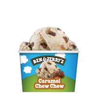 Karamelroomijs met een swirl van karamel en karamel chunks omhuld met chocolade